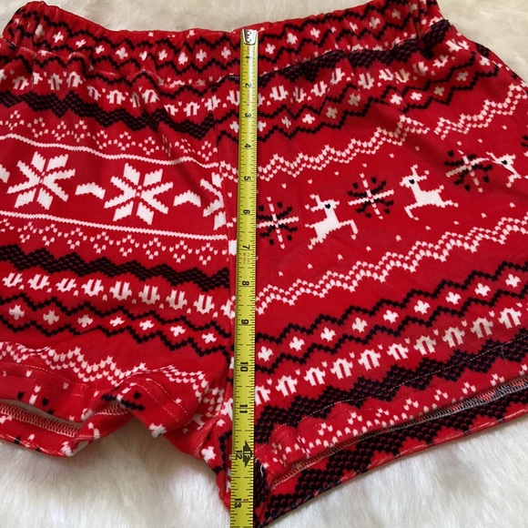 Absolutely cozy cabin shortie pjs in size M - Picture 9 of 14